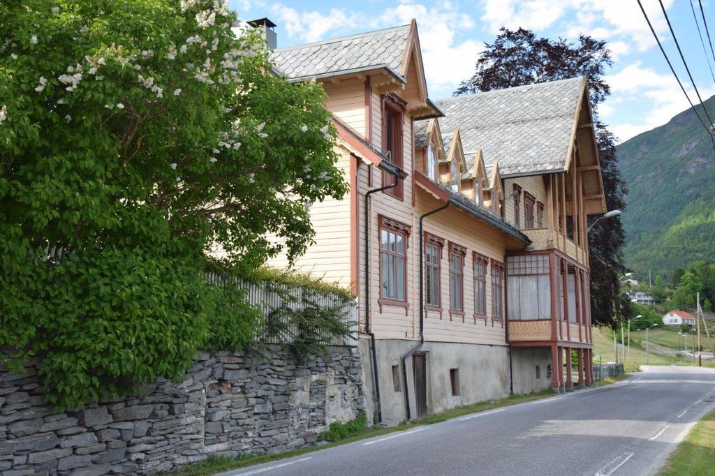 Hotel Dosen Gard Luster Exterior foto